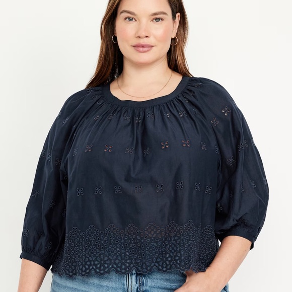 NWT OLD NAVY Perforated Cropped Top COLOR IN THE NAVY - Picture 6 of 9